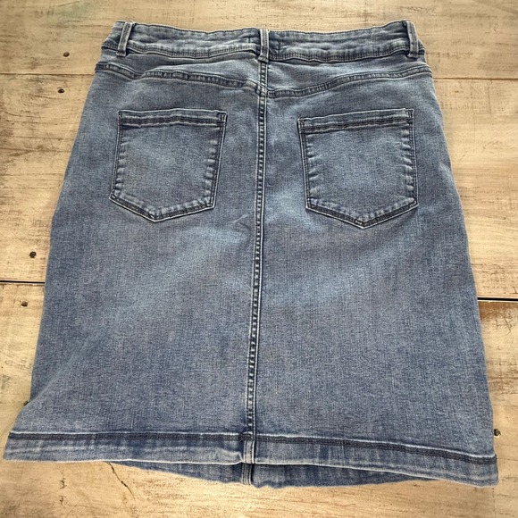 DIP Denim Womens Size 12 Blue Denim A Line Skirt Knee Length Casual EUC - Picture 5 of 7